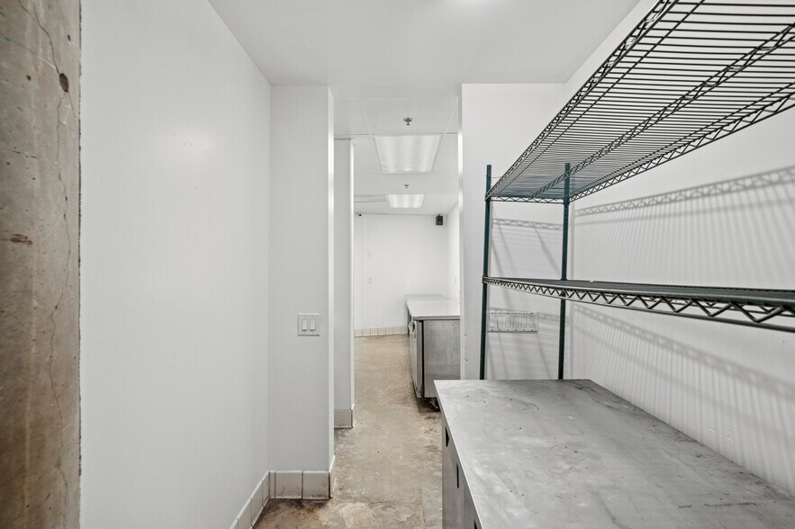 More Photos Of 3000-3002 Newport Blvd, Newport Beach General Retail For Sale