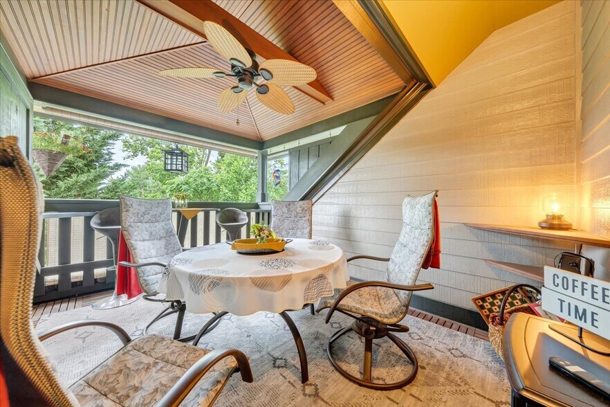 More Photos Of 1526 Franklin Rd SW, Roanoke Hospitality For Sale