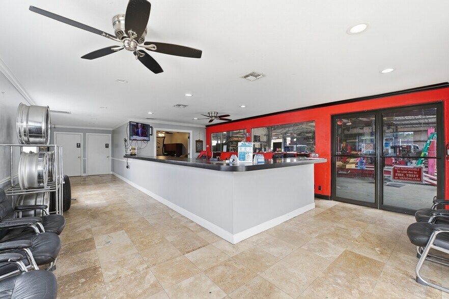 More Photos Of 658 Aldine Mail Route Rd, Houston Auto Repair For Sale