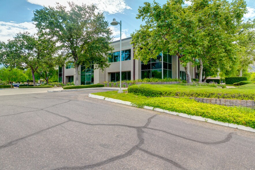 More Photos Of 417 Bryant Cir, Ojai Loft Creative Space For Lease