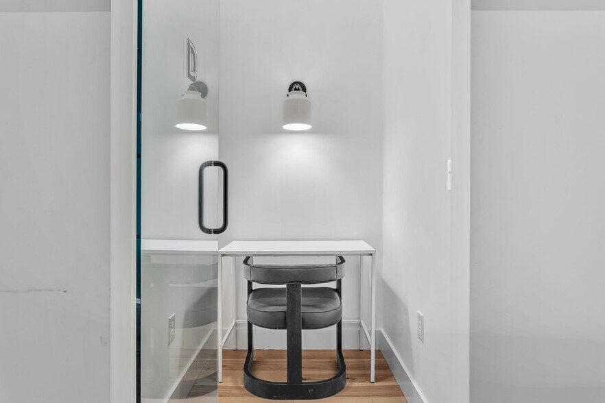 More Photos Of 915 Bridge St, Winston-Salem Office For Lease