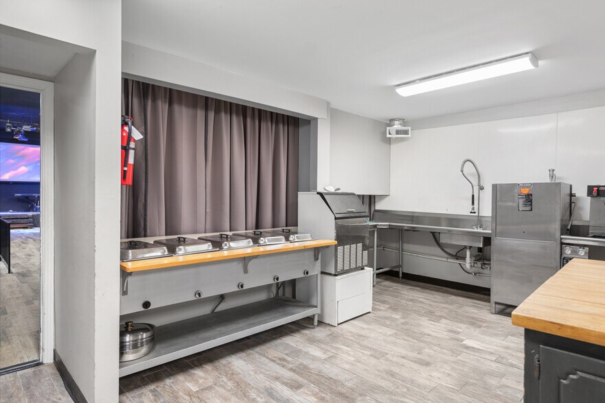 More Photos Of 310 Coles Ferry Pike, Lebanon Religious Facility For Sale