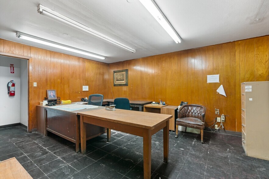 More Photos Of 3314 Carr St, Houston Manufacturing For Sale