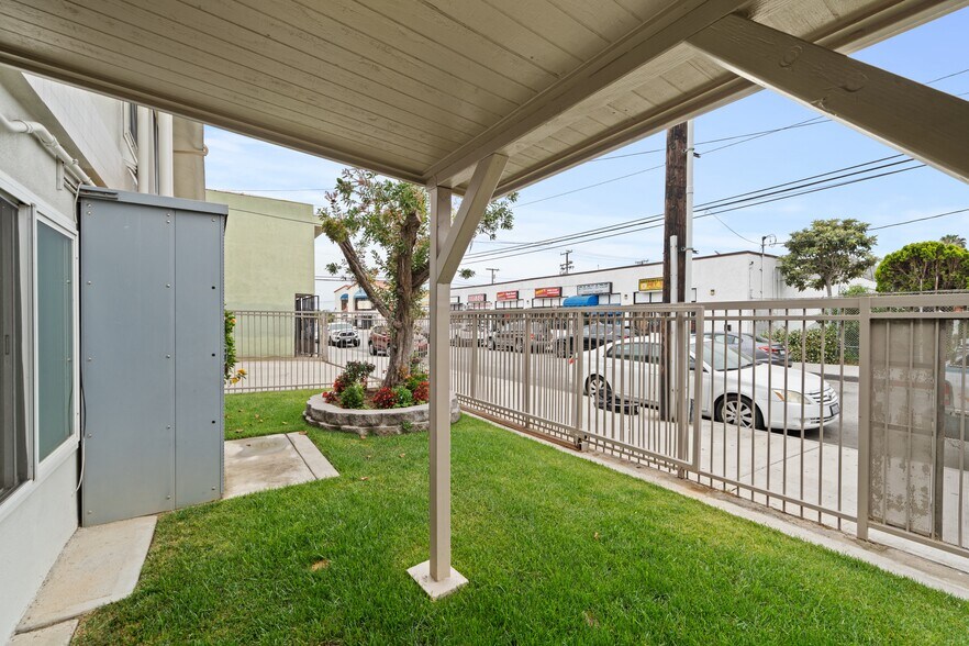 More Photos Of 10720 Burin Ave, Lennox Apartments For Sale