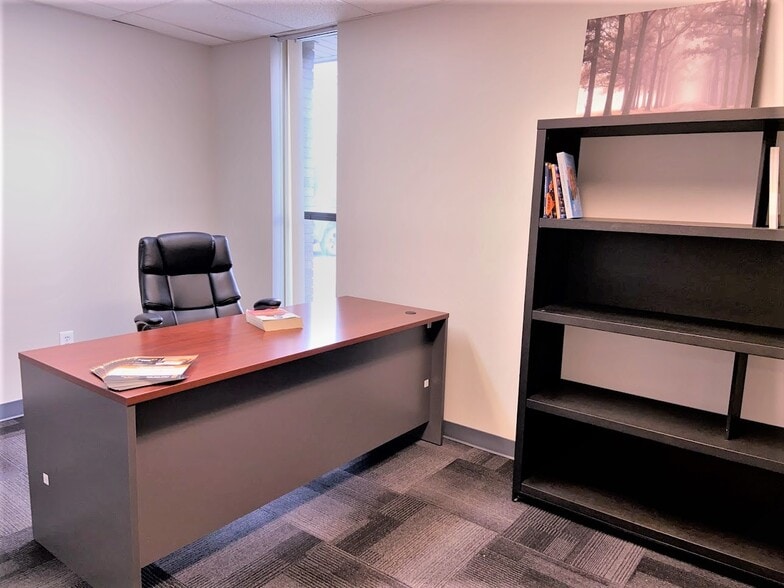 More Photos Of 2709-2715 Pontiac Lake Rd, Waterford Office For Sale