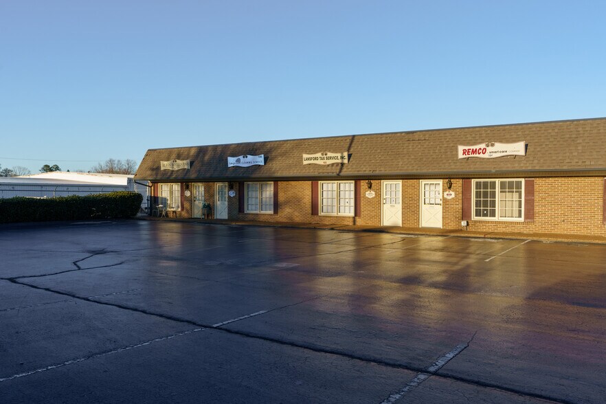 More Photos Of 5803-5805 Lee Hwy, Chattanooga Medical For Sale