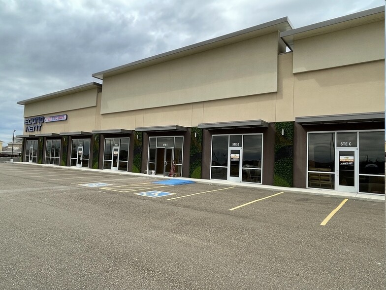 Primary Photo Of 400 Expressway, La Joya Storefront For Lease