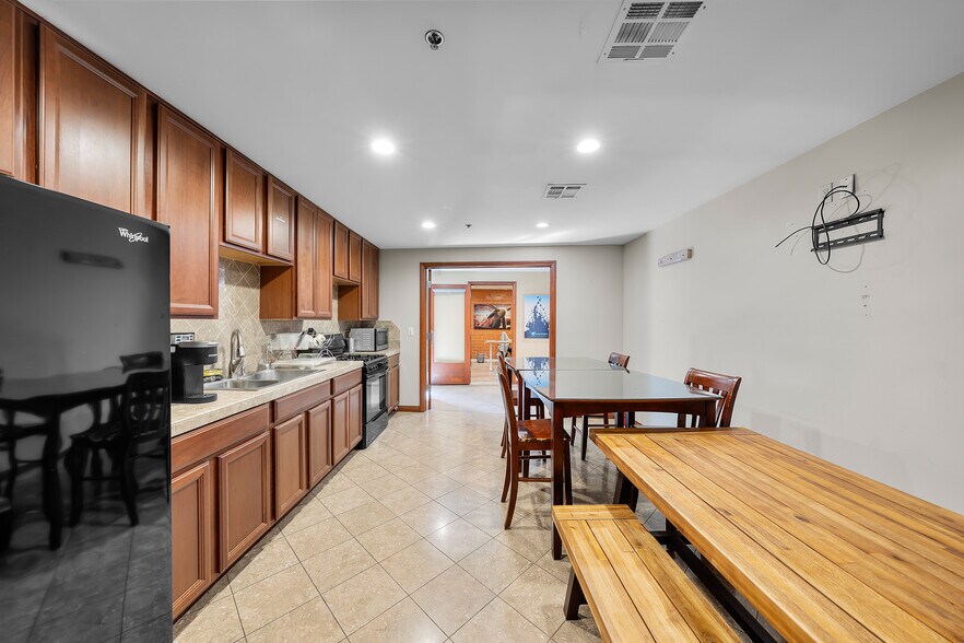 More Photos Of 122 Sheldon St, El Segundo Loft Creative Space For Sale