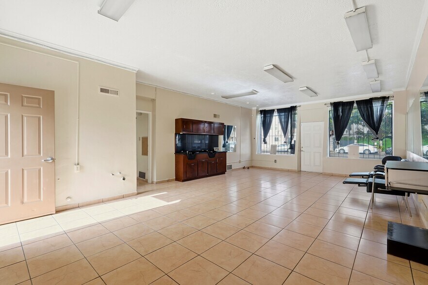 More Photos Of 2048-2050 W Florence Ave, Los Angeles Office For Sale