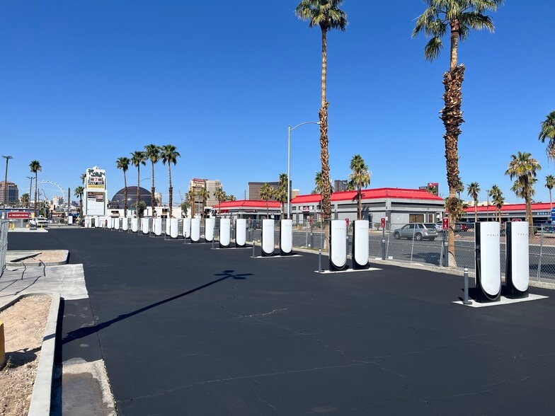 More Photos Of 815-855 E Twain Ave, Las Vegas Unknown For Lease