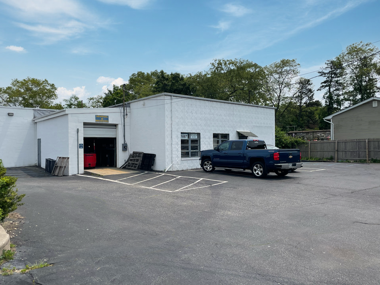 More Photos Of 1687 Roosevelt Ave, Bohemia Manufacturing For Sale