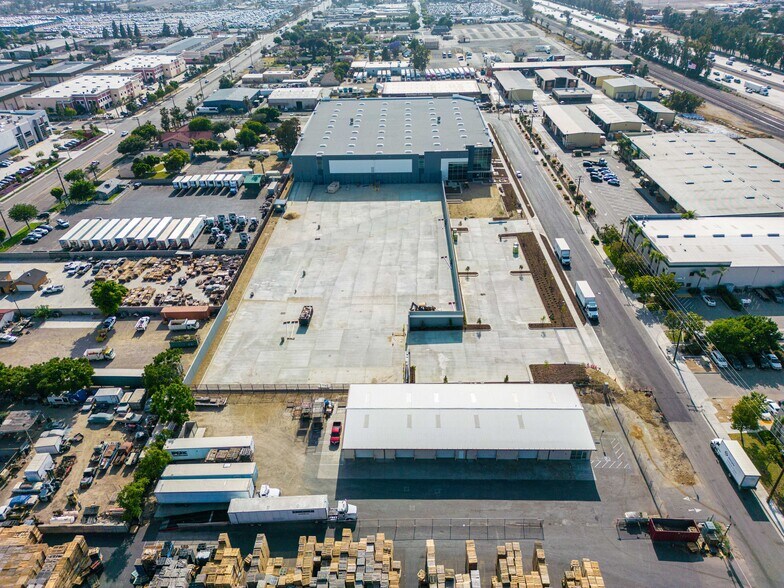 More Photos Of 15551 Boyle Ave, Fontana Distribution For Lease