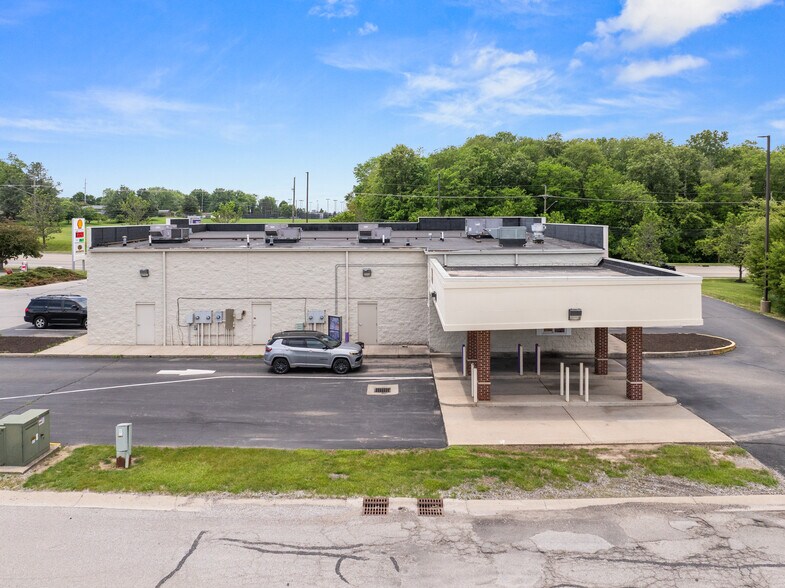 More Photos Of 1554-1556 S Washington St, Crawfordsville Freestanding For Sale