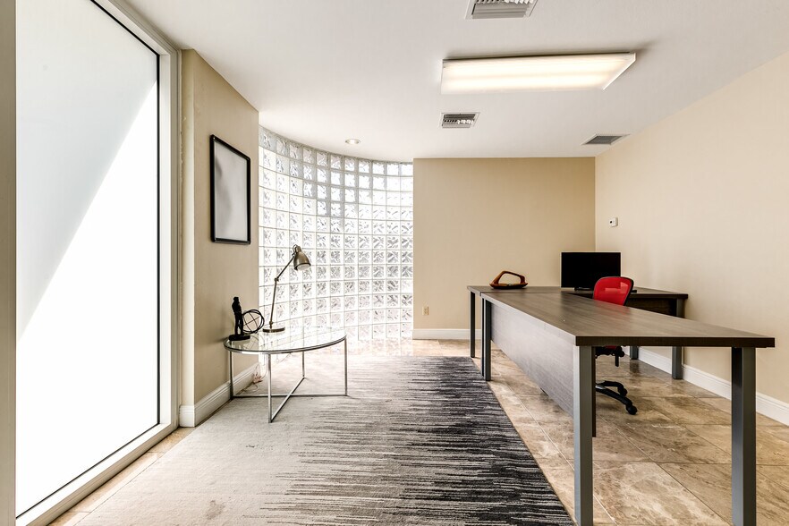 More Photos Of 611 NE 13th St, Fort Lauderdale Loft Creative Space For Lease