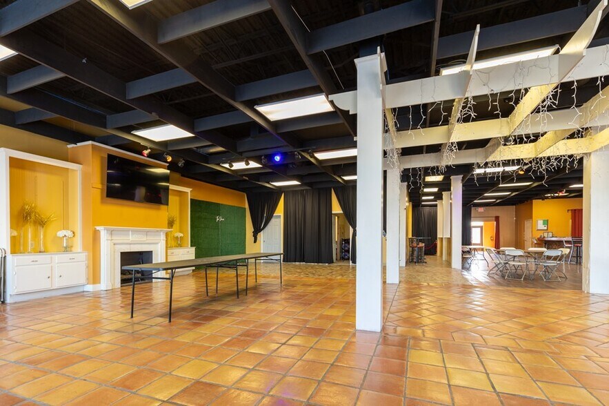 More Photos Of 113-115 E Broadway St, West Memphis Freestanding For Sale