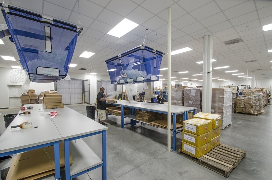 More Photos Of 2710 Reed Rd, Houston Distribution For Lease