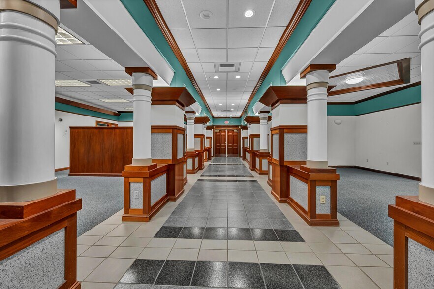 More Photos Of 11 Mile Hill Rd, Newtown Office For Lease