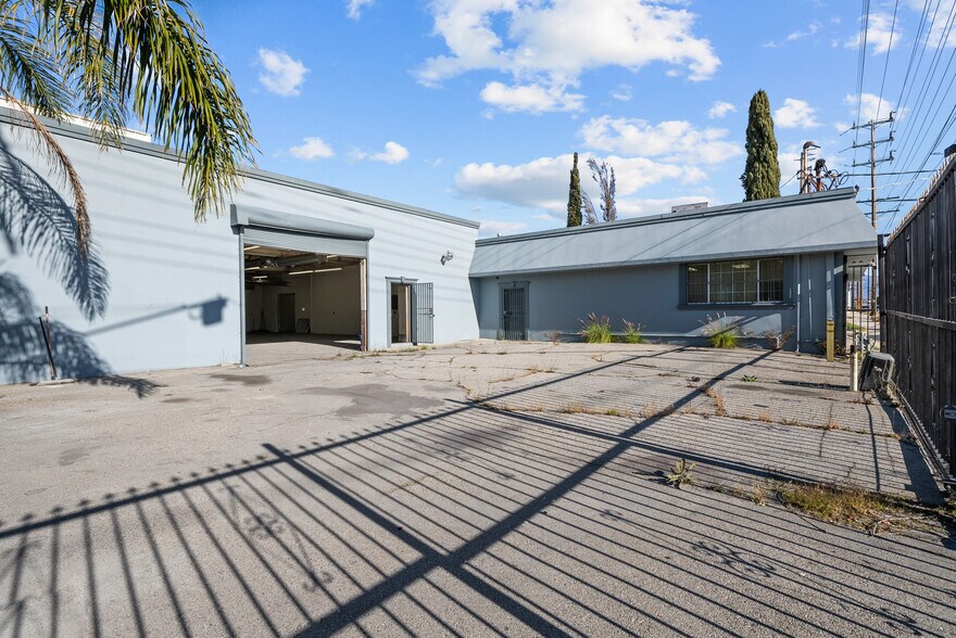 More Photos Of 7225 Fulton Ave, North Hollywood Warehouse For Sale
