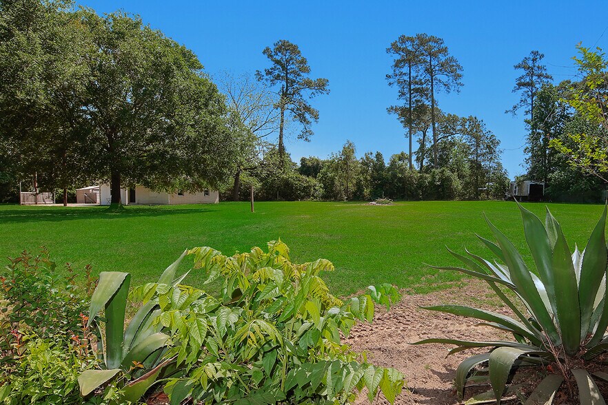 More Photos Of 1231 Pruitt Rd, Spring Office Residential For Sale