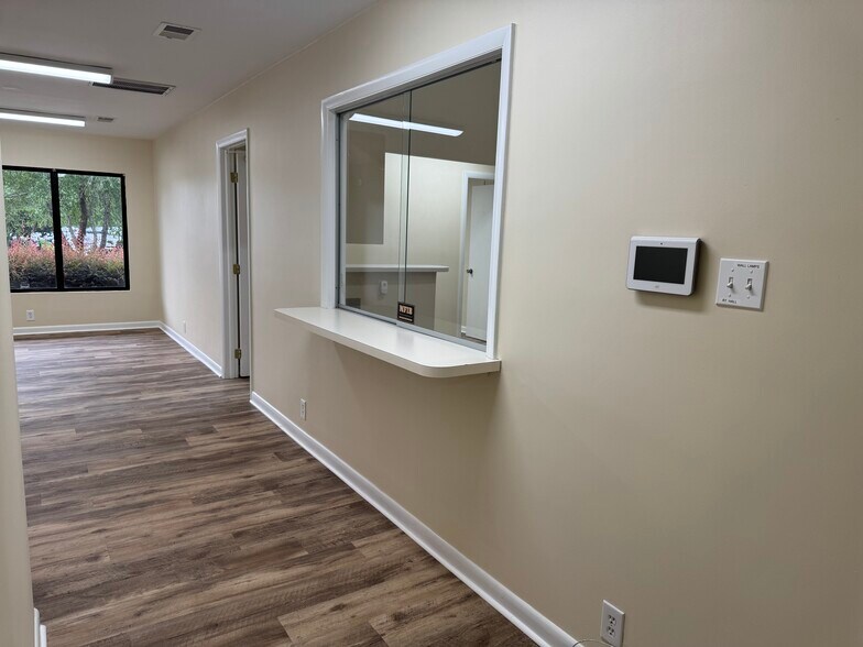 More Photos Of 200 Outlet Point Blvd, Columbia Office For Lease