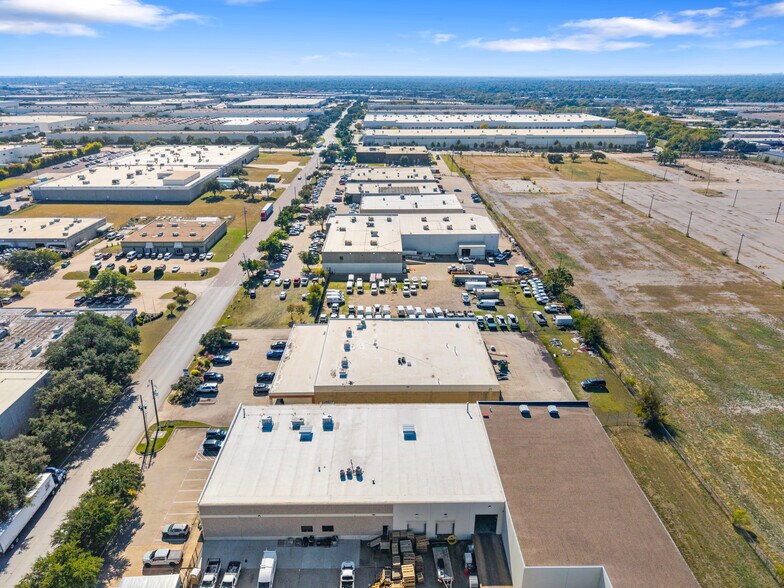 More Photos Of 10823 Sanden Dr, Dallas Flex For Lease