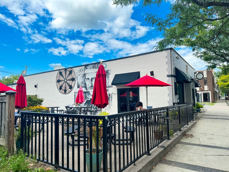 More Photos Of 444 3rd St, Niagara Falls Office For Lease