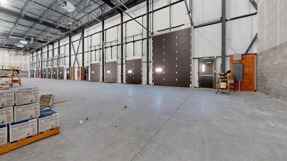 More Photos Of 100 Blvd Jean-Baptiste-Rolland O, Saint-jerome Unknown For Lease