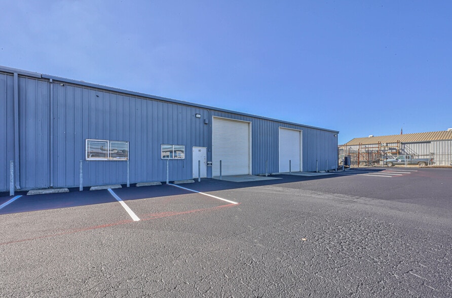 More Photos Of 50 Chamberlain St, Salinas Warehouse For Sale