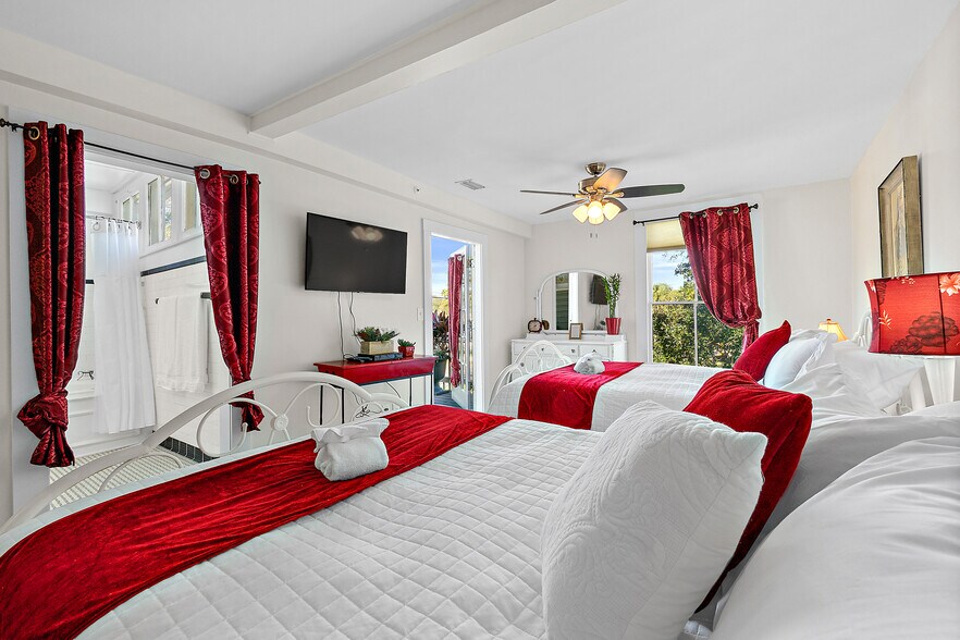 More Photos Of 444 S Beach St, Daytona Beach Hospitality For Sale