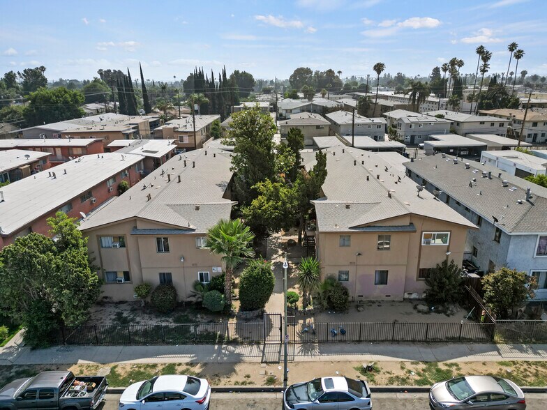 More Photos Of , Canoga Park Multifamily For Sale