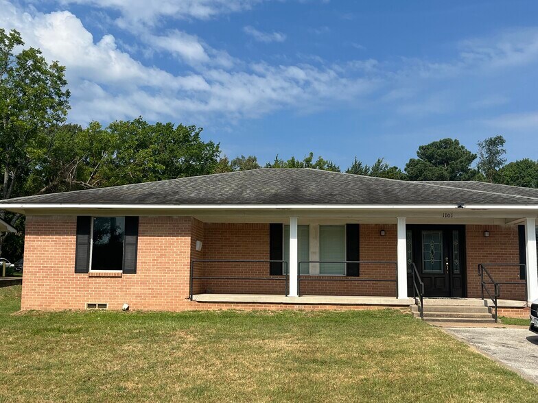 More Photos Of 1101 S Main St, Lindale Medical For Sale