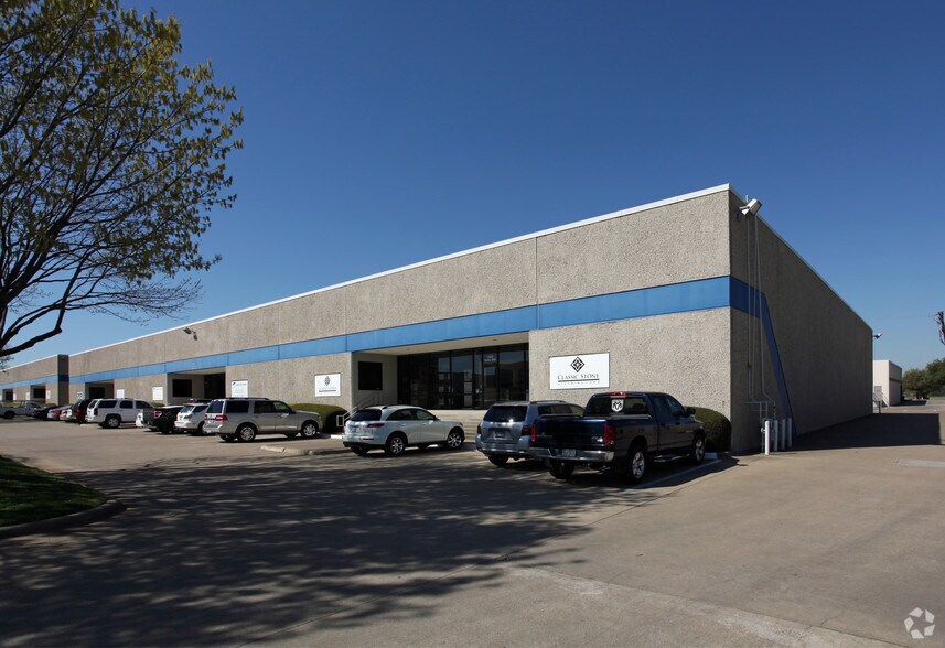 More Photos Of 11431 Ferrell Dr, Farmers Branch Warehouse For Lease