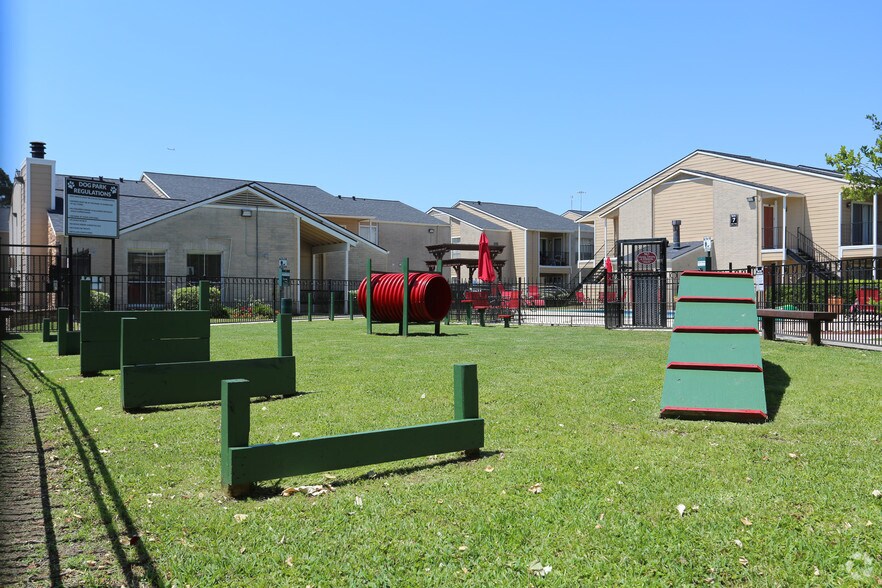 More Photos Of 424 S Bender Hollow, Humble Apartments For Sale