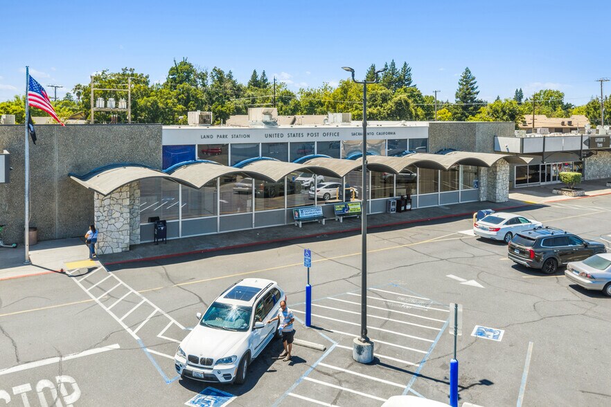More Photos Of 5900-5982 S Land Park Dr, Sacramento Storefront For Sale
