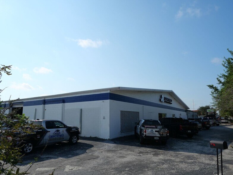 Primary Photo Of 737 N Magnolia Ave, Ocala Distribution For Lease