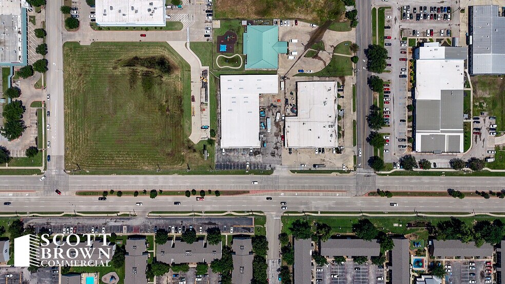 More Photos Of 520 N Loop 288, Denton Showroom For Lease