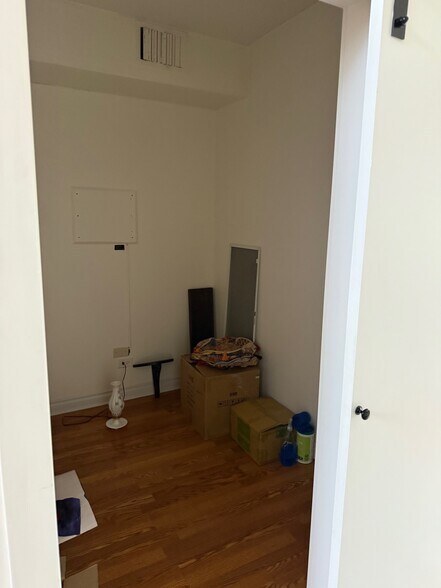 More Photos Of 100 S Madison St, Denver Loft Creative Space For Lease