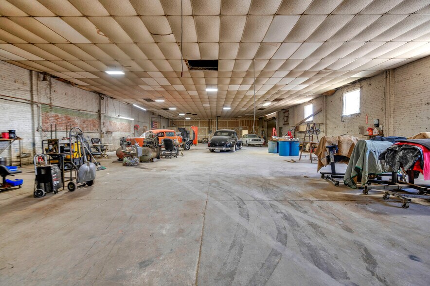 More Photos Of 201 E St, Lemoore Auto Repair For Sale