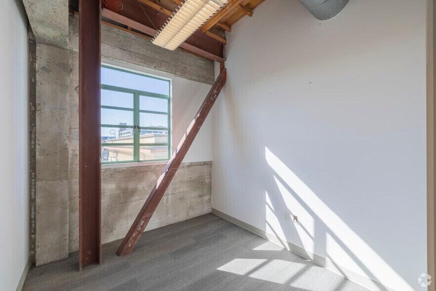 More Photos Of 380 Washington St, Oakland Unknown For Lease