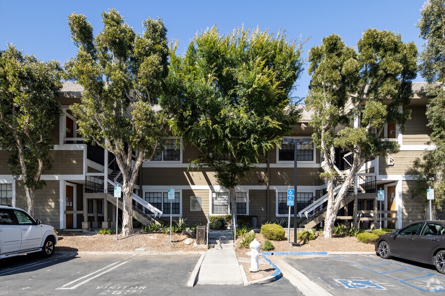 More Photos Of 2900 Bristol St, Costa Mesa Office For Sale