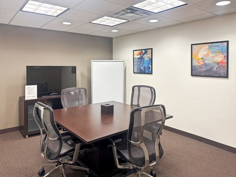More Photos Of 1010 Lake St, Oak Park Coworking Space