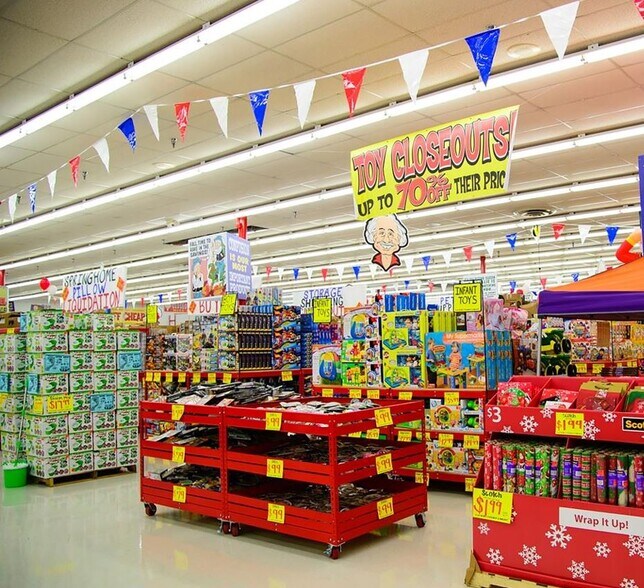 More Photos Of 10 Pilgrim Hill Rd, Plymouth Unknown For Lease