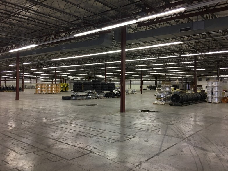 More Photos Of 803 SW Lorraine St, Leon Distribution For Lease