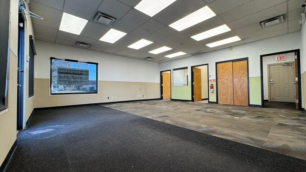 More Photos Of 199 E Montauk Hwy, Lindenhurst Freestanding For Sale