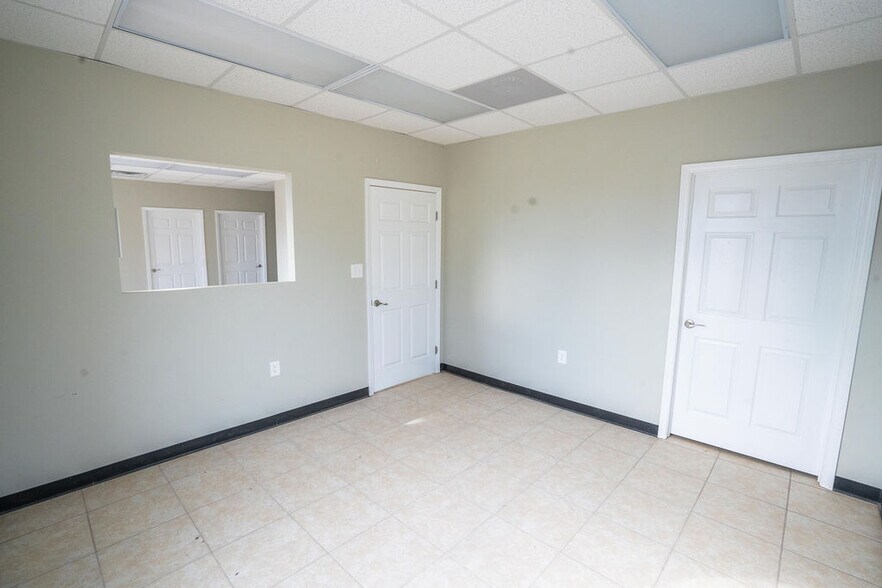 5711 N Tryon St, Charlotte, NC 28213 Auto Dealership For Sale