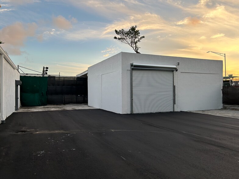 More Photos Of 197-199 NW 79th St, Miami Showroom For Lease