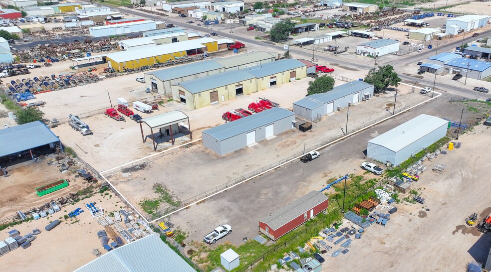 More Photos Of 12107 W County Road 129, Odessa Warehouse For Lease