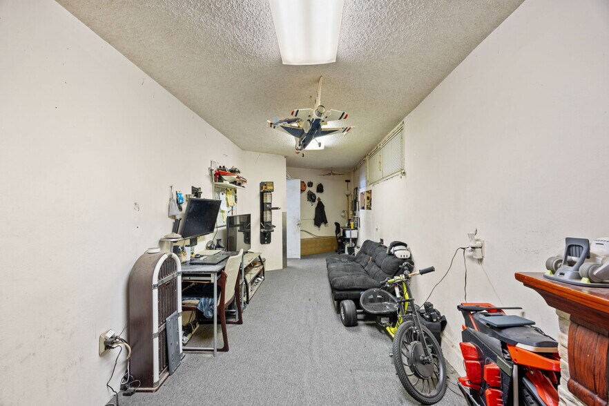 More Photos Of 8401 Baldwin St, Oakland Warehouse For Sale