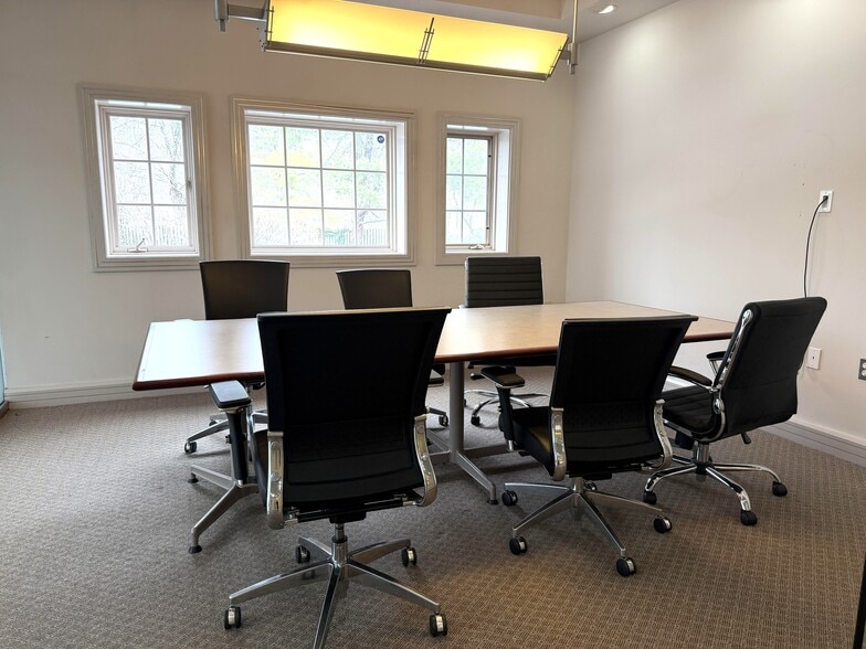 More Photos Of 1118 General Washington Memorial Blvd, Washington Crossing Office For Lease