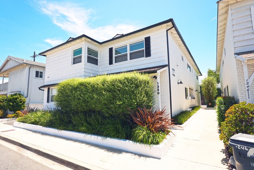 More Photos Of 1250 Manhattan Beach Blvd, Manhattan Beach Apartments For Sale